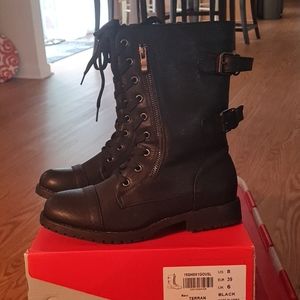 NWT black Military style BOOTS 👢